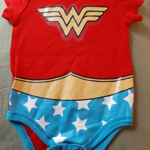 Wonder Woman Onesie - Picture 1 of 15
